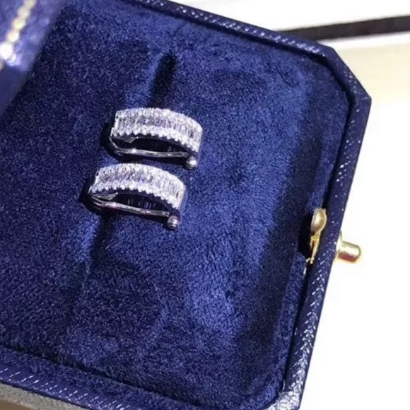 Sterling silver princess round earrings - Picture 5 of 6